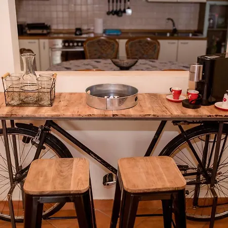 Nikolina Rab 公寓 *